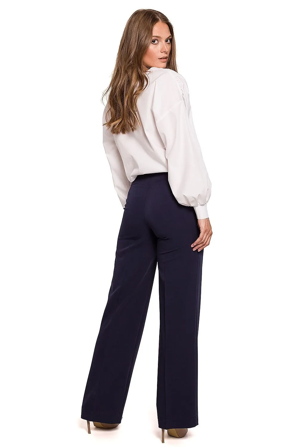 Elegant trousers with straight legs