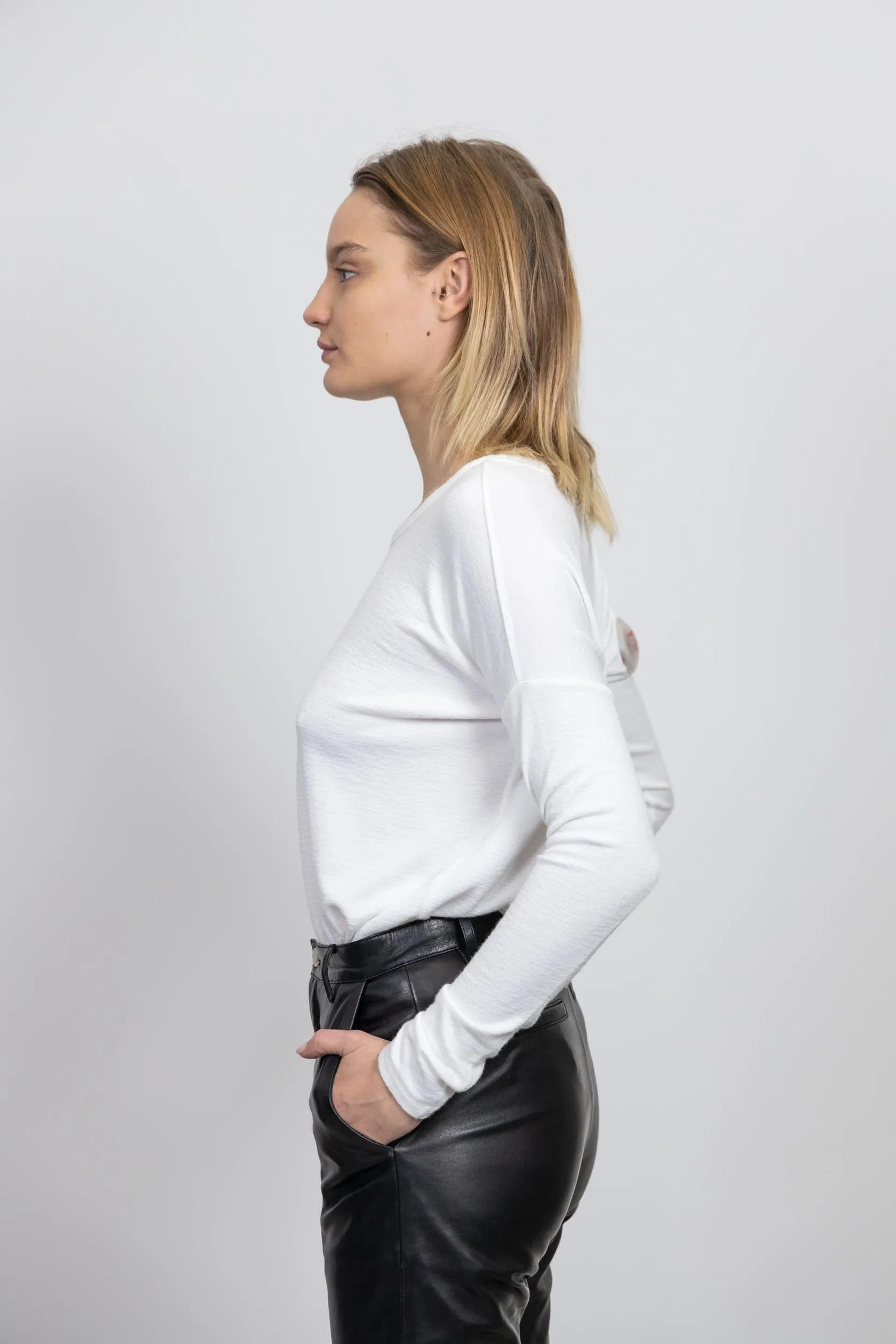 HUDSON O-NECK LONG SLEEVE TEE IN WHITE