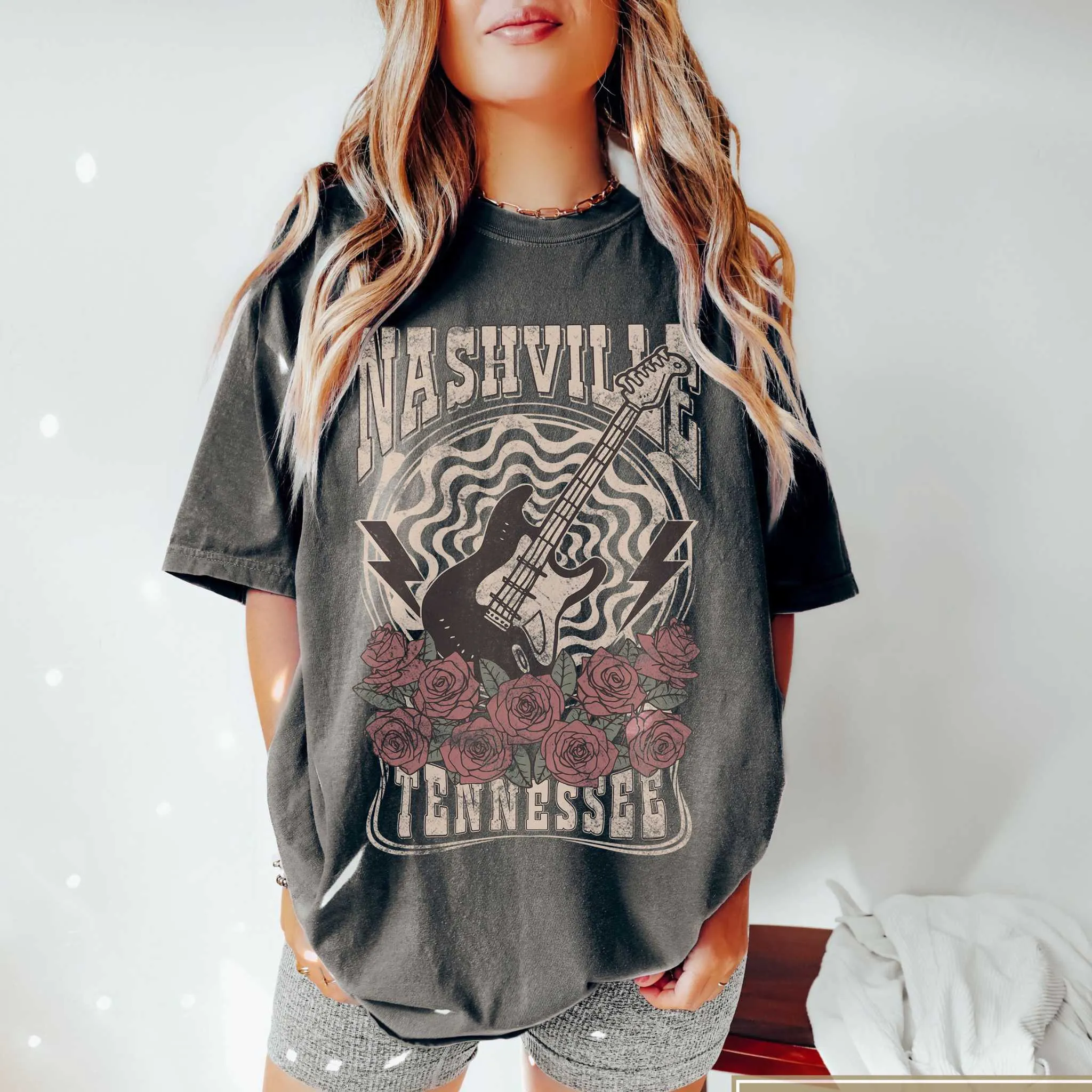 Nashville Tennessee Retro Guitar Comfort Colors Graphic T-Shirt